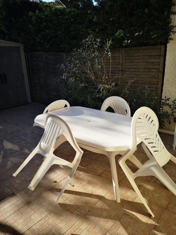 Maisonnette 6 Pers Rez De Jardin Avec Terrasse * Agde